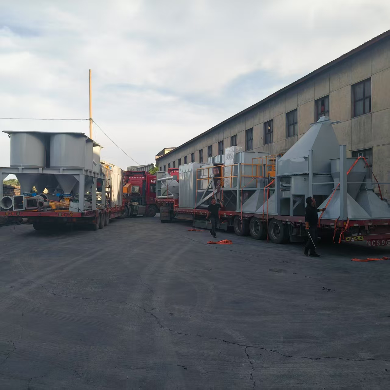 耐火材料再生利用生產(chǎn)線發(fā)貨